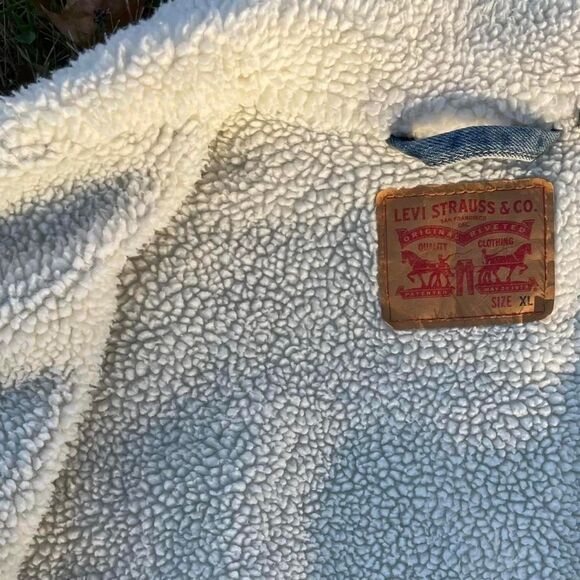 Levi’s Sherpa Lined Denim Jacket - Picture 6 of 7